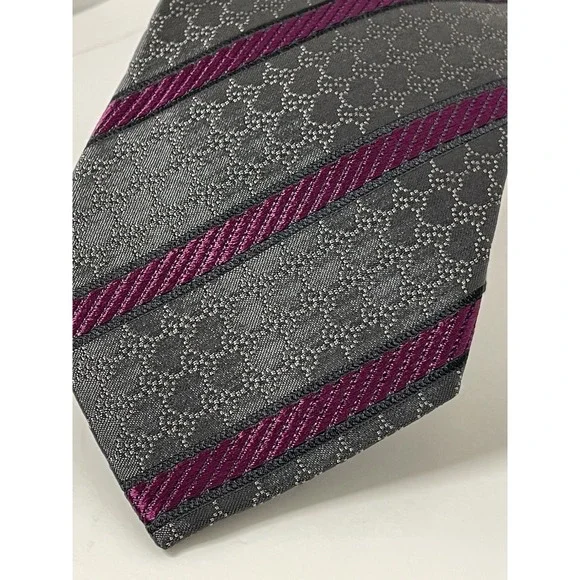 Gucci 100% Silk Tie Gray Purple GG Monogram Stripe Italy Crest Logo Designer - Picture 6 of 16